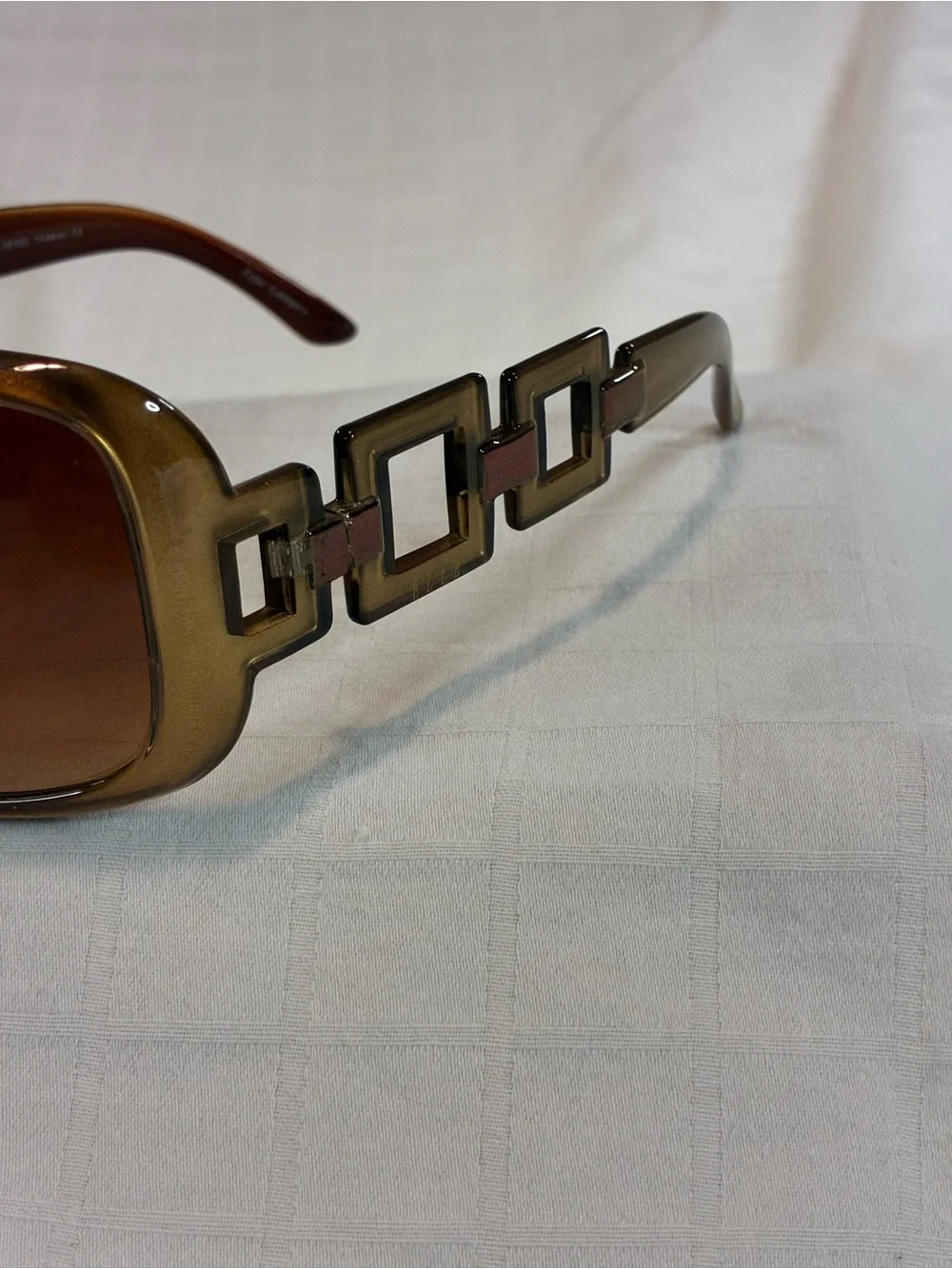 Elle Brown Gradient Sunglasses with Chain-Link Temples